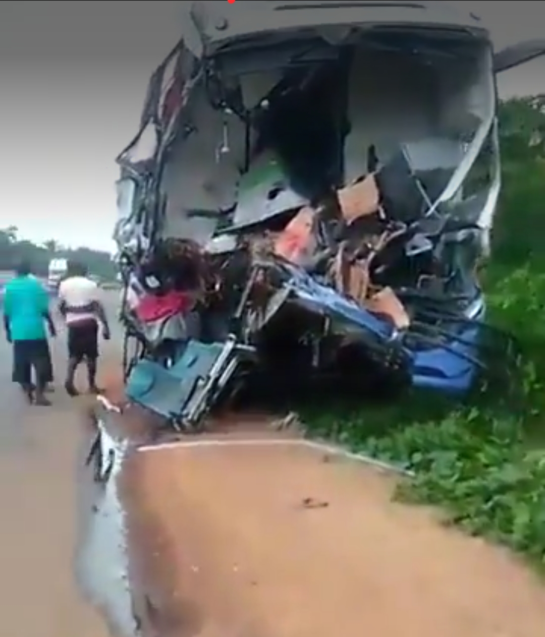 TRAGEDY ON LAGOS–ENUGU ROUTE AS LUXURY BUS INVOLVED IN FATAL CRASH